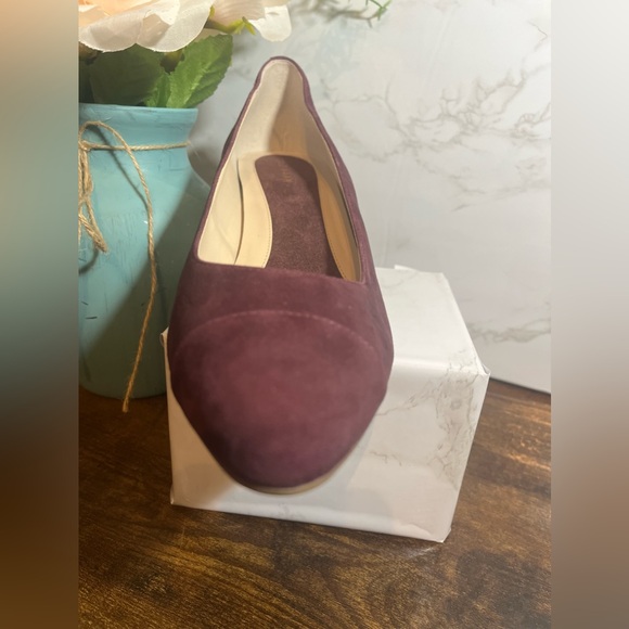 NWOT Cole Haan burgundy suede heels size 8 to 8 1/2 - Picture 9 of 10
